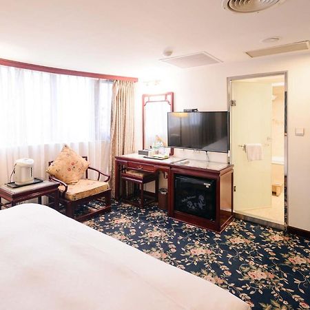 Kiwi Hotel Mrt Wenxin Branch Taichung Exterior foto
