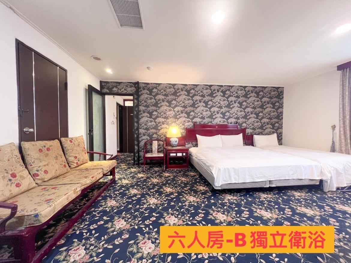Kiwi Hotel Mrt Wenxin Branch Taichung Exterior foto